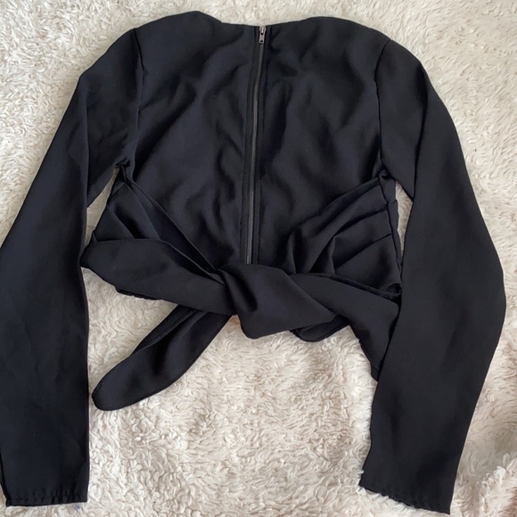 Cropped black long sleeve top - Picture 2 of 3